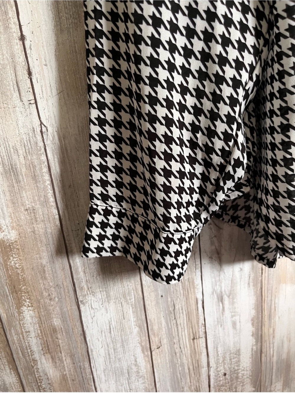 Torrid Madison Georgette Houndstooth Button Up Blouse Shirt 1X NWT - Picture 6 of 7